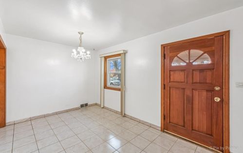 5431 Newcastle Ave, Chicago IL 60638-2303 exterior