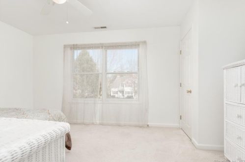 26 Myrtlewood Dr, Milford CT 06461-9403 exterior