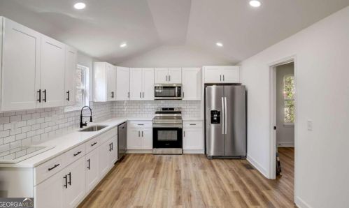 2006 Lisbon Dr, Atlanta GA 30310-4920 exterior