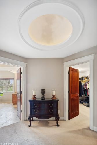 695 Mitchell Ave, Elmhurst IL 60126-4855 exterior