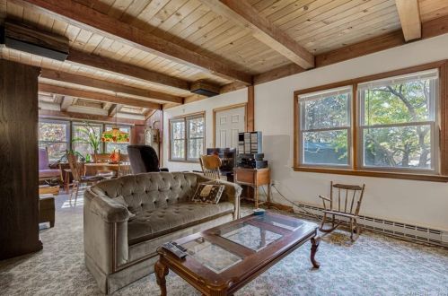 325 Scott Swamp Rd, Farmington CT 06032-3415 exterior