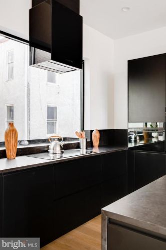 1355 Kater St, Philadelphia PA 19147-1817 exterior