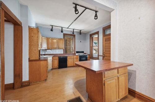 2726 Troy St, Chicago IL 60655-2320 exterior