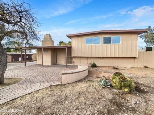 8257 20th St, Tucson, AZ 85710-5923