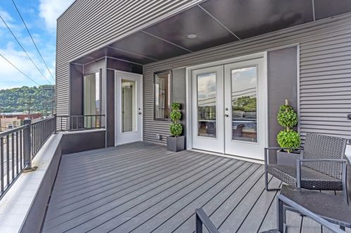 5112 Stanton Ave, Pittsburgh PA  15201-2580 exterior