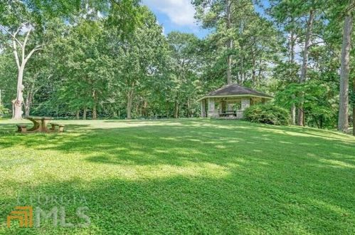 165 Avery Dr, Atlanta GA  30309-2700 exterior