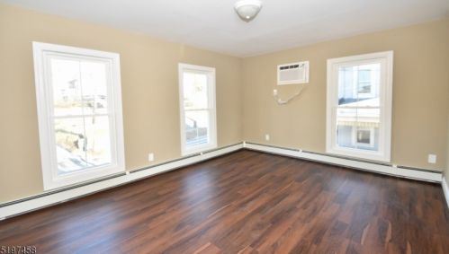 20 Hamburg Ave, Wantage NJ  07461-2205 exterior