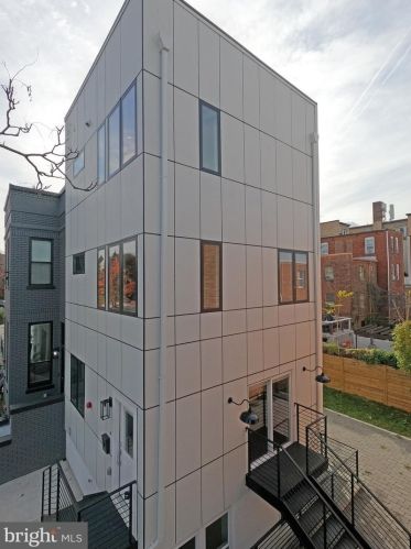 1130 Maryland Ave, Washington DC 20002-5332 exterior