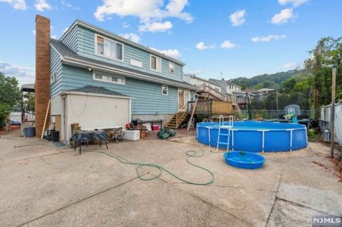 282 Rossiter Ave, Paterson NJ 07502-1317 exterior