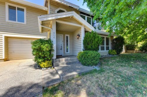 404 Crow Canyon Dr, Folsom, CA 95630-2065