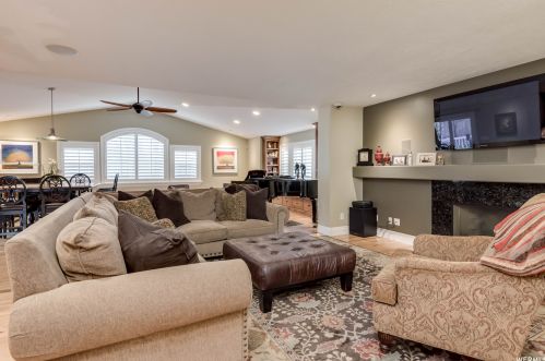 8616 Cima Dr, Sandy UT 84093-7060 exterior