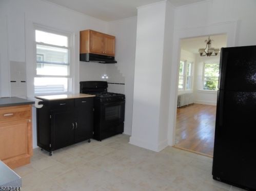 32 Mawhinney Ave, Paterson NJ 07506-1208 exterior