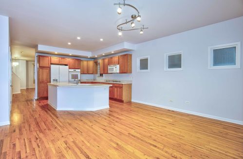 1209 33rd St, Chicago IL 60608-6322 exterior