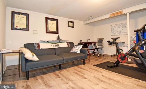 236 Jenkins St, Alexandria VA 22304-4907 exterior