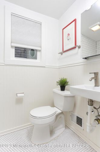 198 Monmouth Ave, Atlantic Highlands NJ  07716-2220 exterior