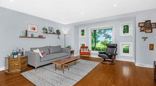 1116 Morse Ave, Chicago, IL 60626-3887