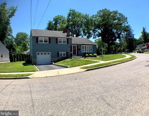 13 Middleton Dr, Trenton, NJ 08620-2927