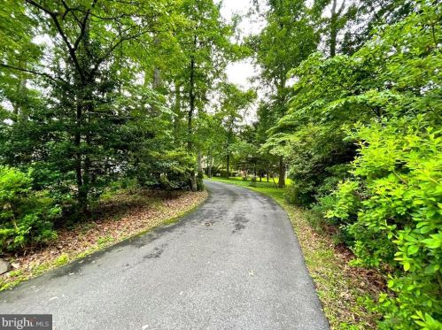 1168 Daleview Dr, Mc Lean VA  22102-1540 exterior