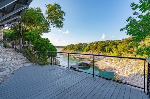 1027 Challenger, Austin TX 78734-4211 exterior