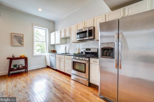 1212 Maryland Ave, Washington DC 20002-5570 exterior