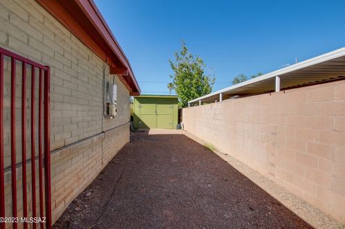 752 Edgewater Dr, Tucson AZ 85704-2412 exterior