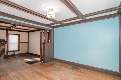 152 Lk Dr, Springfield MA 01151-1843 exterior