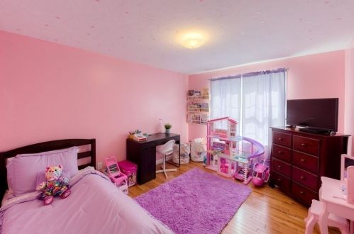 9 Quaker Rd, Worcester MA 01602-2298 exterior