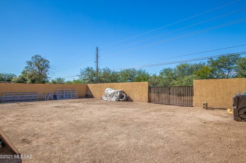 6120 Springbrook Dr, Tucson AZ exterior