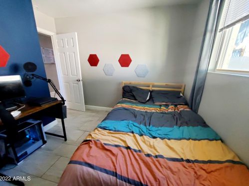 2321 47 Dr, Phoenix AZ 85031-1408 exterior