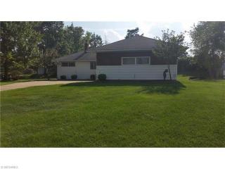 2861 Burden Dr, Cleveland, OH 44134-6433