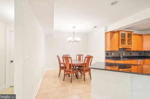 17675 Tobermory Pl, Leesburg VA 20175-7053 exterior