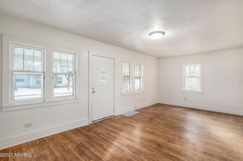 1659 Godwin Ave, Grand Rapids, MI 49507-1853