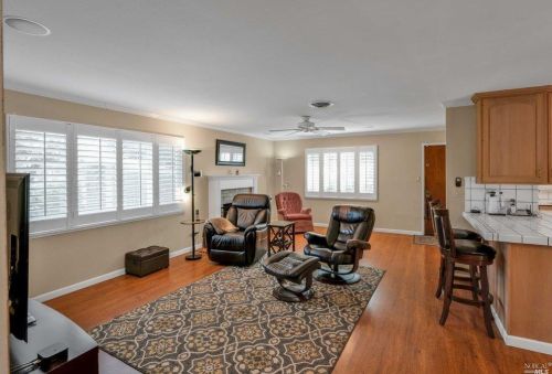 1547 Claycord Ave, Concord CA 94521-2216 exterior