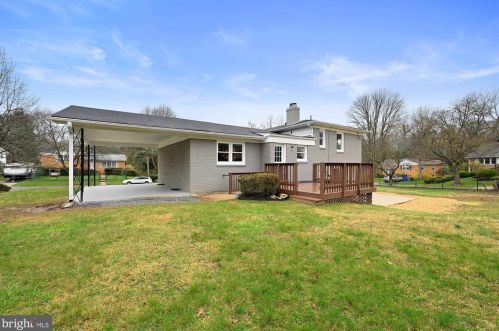 10700 Huntwood Dr, Silver Spring MD  20901-1524 exterior