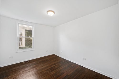 5917 Washtenaw Ave, Chicago IL  60659-3913 exterior