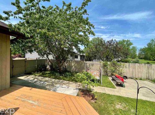 327 Cass St, Standish MI 48658-9229 exterior