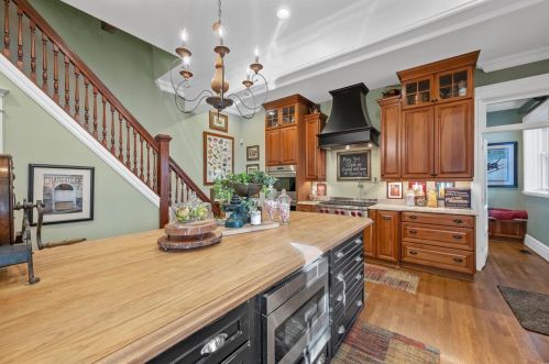 36 Portland Pl, Saint Louis MO 63108-1242 exterior