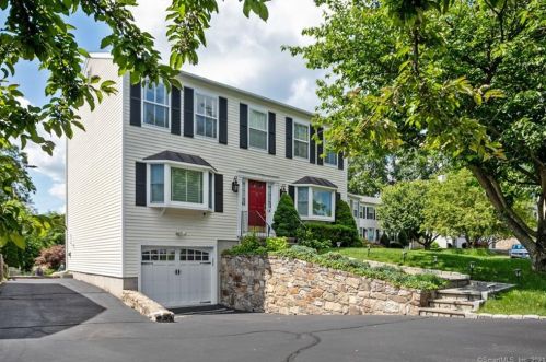 5 Lacey Ln, Norwalk, CT 06854-1116