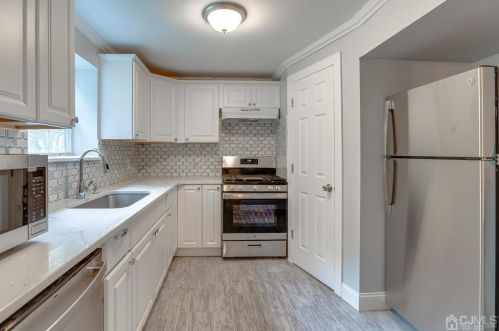 6 Kim Ct, Old Bridge NJ 08857-3405 exterior