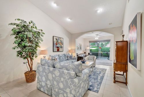 9647 Cres Vw Dr, Boynton Beach FL 33437-5929 exterior