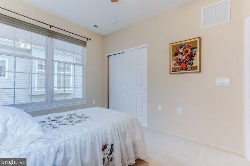 84 Warwick Way, Southampton NJ 08088-1122 exterior