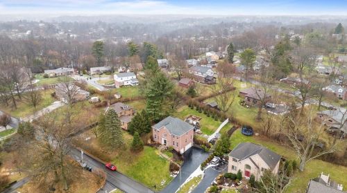 2419 Orchard Dr, Pittsburgh PA  15241-2542 exterior