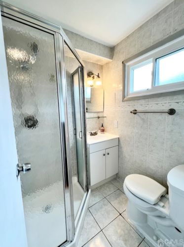 24 Sims Rd, Edison NJ 08817-3034 exterior