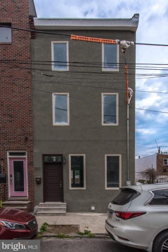 2037 Lawrence St, Philadelphia PA 19120-1828 exterior