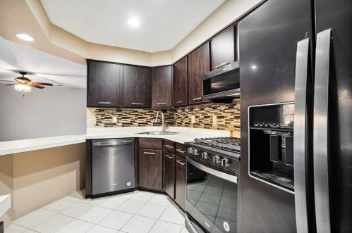 7238 Beacon Hill Dr, Pittsburgh PA 15221-2556 exterior