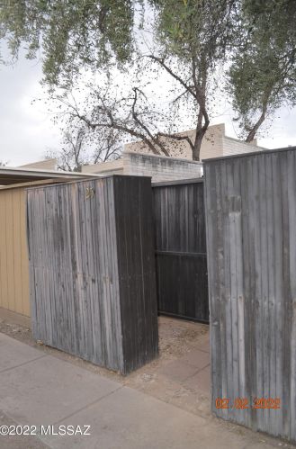 5701 Glenn St, Tucson AZ 85716-2236 exterior