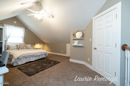 1423 Leonard St, Grand Rapids MI 49505-5552 exterior