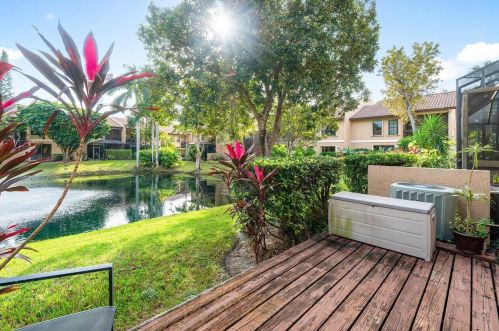 21092 Las Brisas Cir, Boca Raton FL  33433-4820 exterior