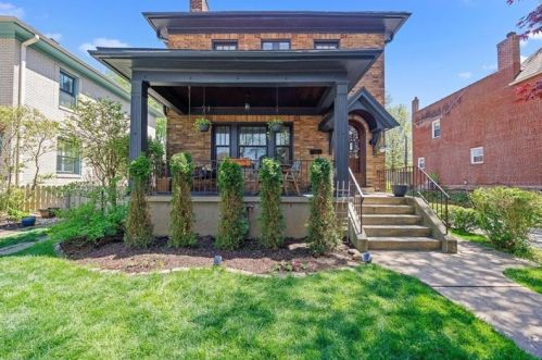 915 Milton St, Pittsburgh, PA 15218-1031