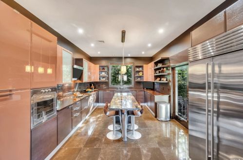 795 Kearny Dr, Valley Stream NY 11581-3624 exterior